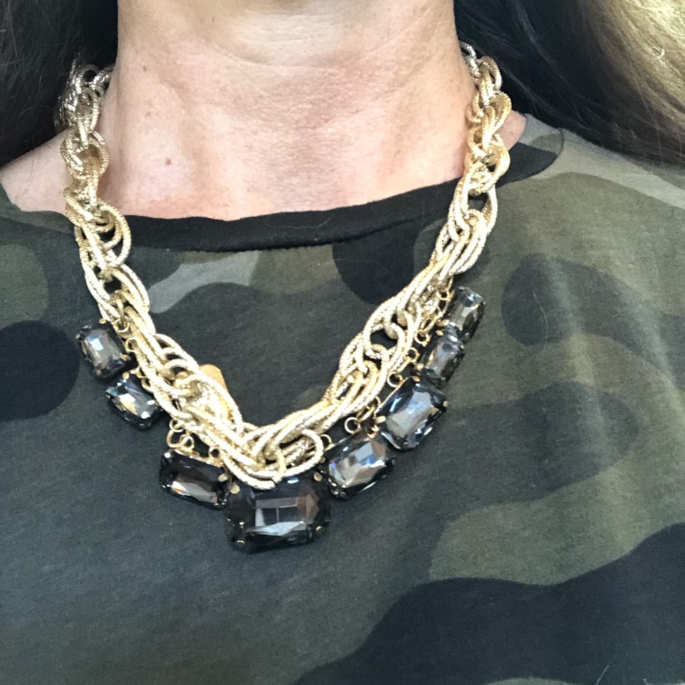 ⏰ 3 for $15.Gold tone necklace
